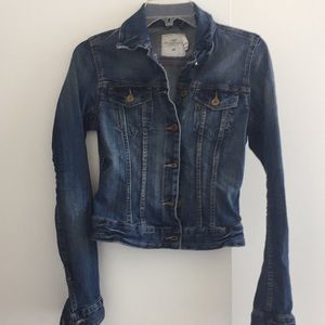 Dark wash fitted jean jacket